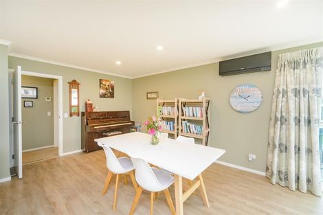 Photo of property in 19 George Street, Bulls, 4818