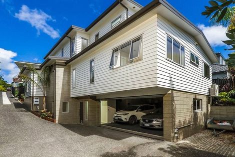 Photo of property in 2/6 Sandford Street, Campbells Bay, Auckland, 0630
