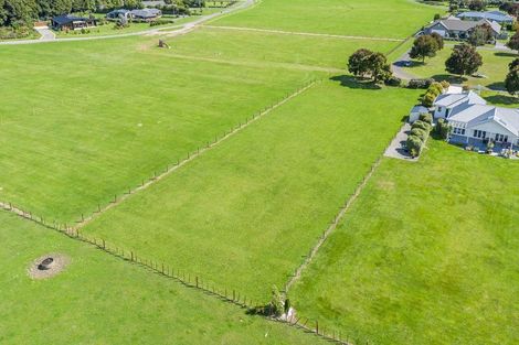 Photo of property in 23 Pinot Crescent, Ohau, 5570