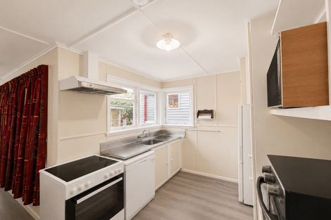 Photo of property in 83 Port Hills Road, Heathcote Valley, Christchurch, 8022
