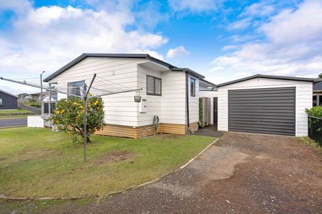 Photo of property in 122a Mayfair Avenue, Whangamata, 3620