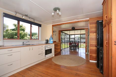 Photo of property in 16 Punga Street, Tangimoana, 4822