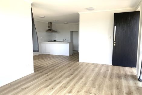 Photo of property in 3 Weka Close, Red Beach, 0932