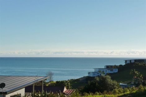Photo of property in 39 Dudley Crescent, Cable Bay, 0420