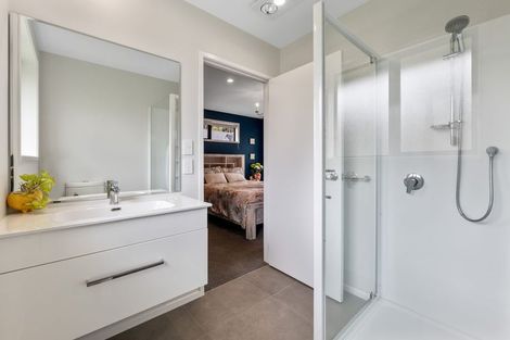 Photo of property in 52 Fernbrook Drive, Hurworth, New Plymouth, 4310