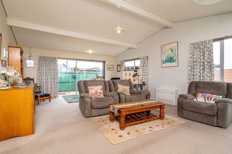 Photo of property in 14 Winston Place, Kew, Dunedin, 9012