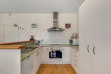 Photo of property in Stadium Garden Flats, 402/107 Thorndon Quay, Pipitea, Wellington, 6011