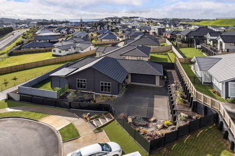 Photo of property in 6 Herring Place, Omokoroa, 3114