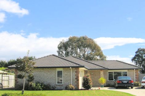 Photo of property in 10 Mcleod Place, Papamoa Beach, Papamoa, 3118