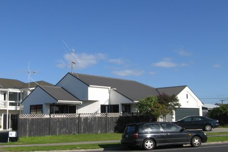 Photo of property in 80c Girven Road, Mount Maunganui, 3116
