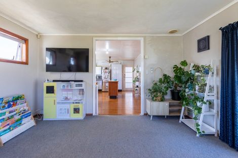 Photo of property in 11 Neptune Street, Dannevirke, 4930