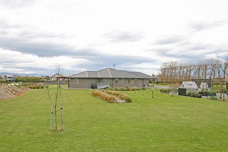 Photo of property in 17 Landsborough Drive, Darfield, 7571