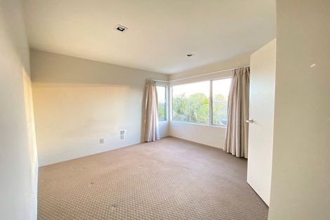 Photo of property in 3 Harrowglen Drive, Northcross, Auckland, 0632