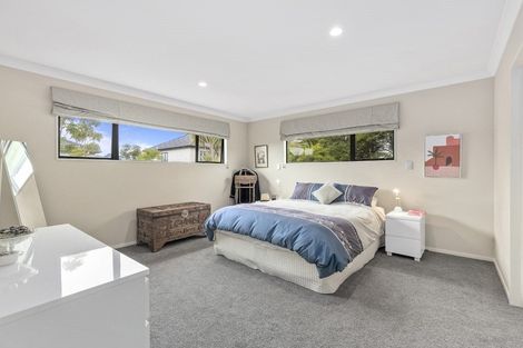 Photo of property in 21 Newbury Place, Schnapper Rock, Auckland, 0632