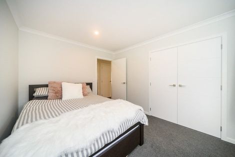 Photo of property in 22 Cyprus Place, Fitzherbert, Palmerston North, 4410