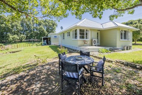 Photo of property in 75 Muhunoa Road West, Ohau, Levin, 5570