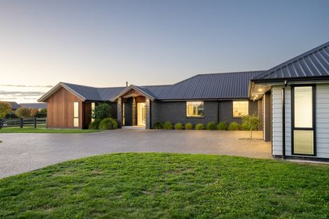 Photo of property in 83 Sunline Drive, Leamington, Cambridge, 3432