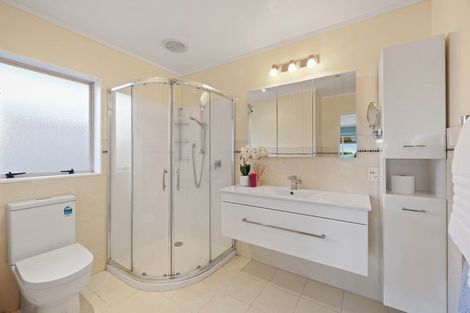 Photo of property in 33 Wiltshire Place, Somerville, Auckland, 2014