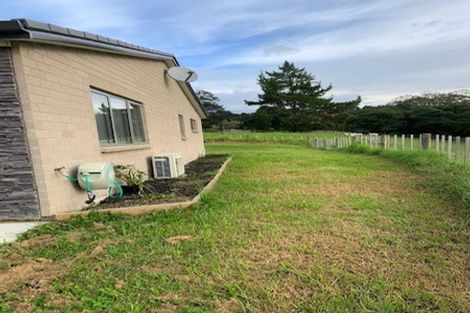 Photo of property in 51-53 Shaw Road, Oratia, Auckland, 0604