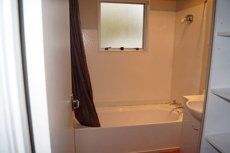 Photo of property in 28 Garton Drive, Massey, Auckland, 0614