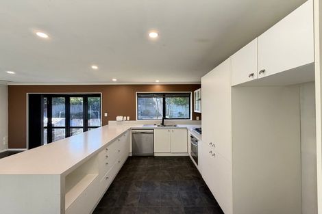 Photo of property in 72 Geneva Terrace, Kelvin Grove, Palmerston North, 4414