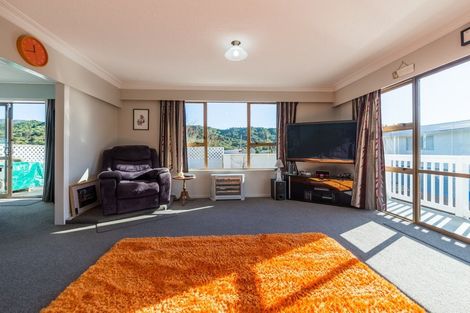 Photo of property in 159 Waikawa Road, Picton, 7220