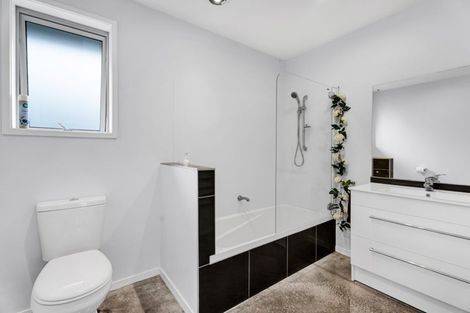 Photo of property in 2 Huetu Place, Bell Block, New Plymouth, 4312
