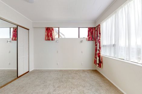 Photo of property in 36 Akaroa Drive, Maupuia, Wellington, 6022