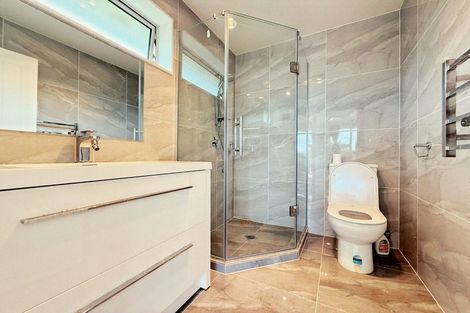 Photo of property in 13 Western Court, Sunnyvale, Auckland, 0612