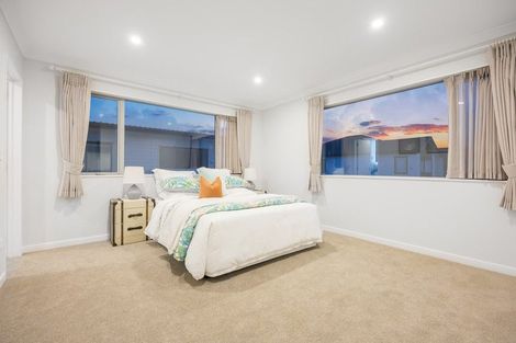 Photo of property in 8 Kina Place, Long Bay, Auckland, 0630