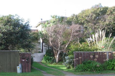 Photo of property in 35 Eruini Street, Waikanae Beach, Waikanae, 5036