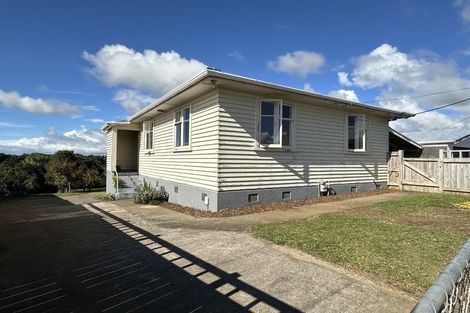 Photo of property in 16 Watene Crescent, Waitara, 4320