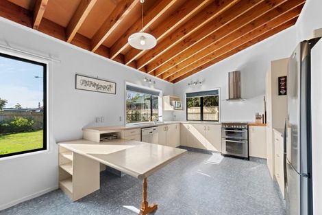 Photo of property in 17 Ballantrae Place, Highlands Park, New Plymouth, 4312