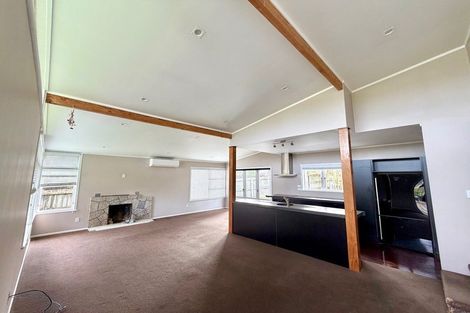 Photo of property in 23 Gill Avenue, Te Atatu Peninsula, Auckland, 0610