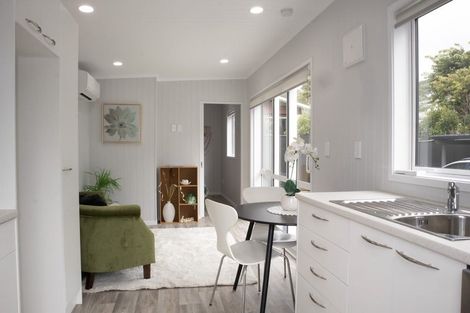 Photo of property in 16a Campbell Street, Karori, Wellington, 6012