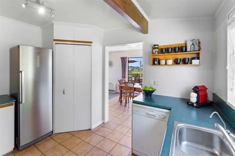 Photo of property in 77 Aorangi Road, Paraparaumu, 5032