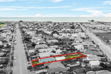 Photo of property in 129 Lonsdale Street, New Brighton, Christchurch, 8083