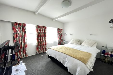 Photo of property in 413 East Coast Road, Mairangi Bay, Auckland, 0630