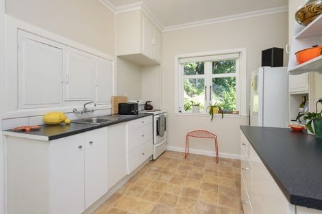 Photo of property in 33 Bentinck Avenue, Strathmore Park, Wellington, 6022