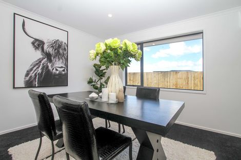 Photo of property in 22 Nellie Drive, Kumeu, 0810