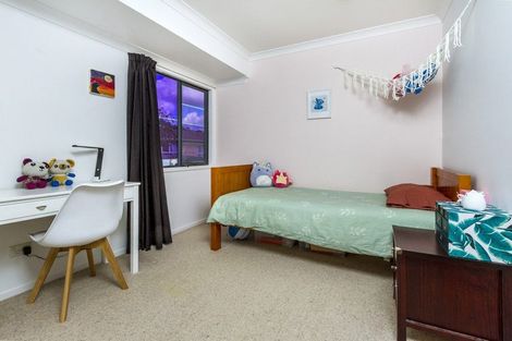 Photo of property in 1/6 Wykeham Place, Glenfield, Auckland, 0629