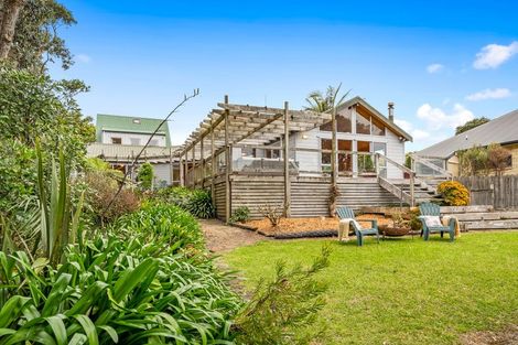 Photo of property in 38 Pacific Parade, Army Bay, Whangaparaoa, 0930