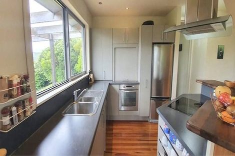 Photo of property in 17 Wattle Grove, Maungaraki, Lower Hutt, 5010