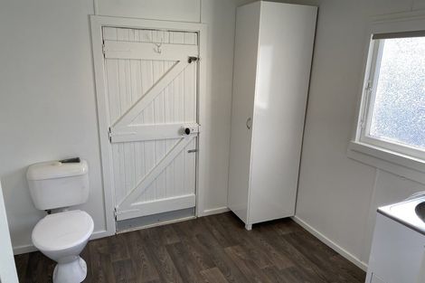 Photo of property in 11 Edgeware Road, Palmerston North, 4410