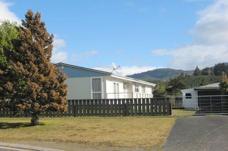 Photo of property in 28 Runuku Grove, Turangi, 3334