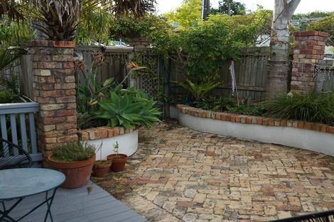 Photo of property in 2/39 Anglesea Street, Freemans Bay, Auckland, 1011