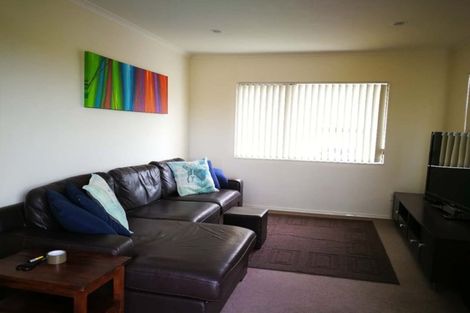 Photo of property in 62b Hogarth Rise, West Harbour, Auckland, 0618