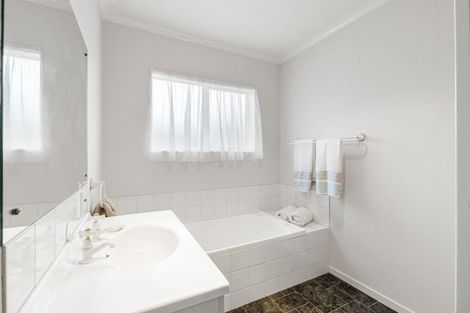 Photo of property in 8 Kelsi Street, Tawhero, Whanganui, 4501