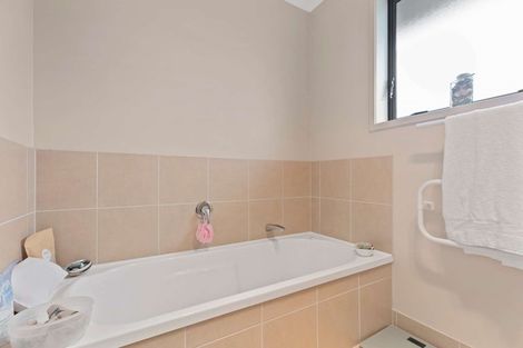 Photo of property in 15 Ernest Shackleton Place, Waiuku, 2123