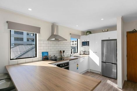 Photo of property in 2/615 Evans Bay Parade, Kilbirnie, Wellington, 6022